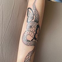 Mój projekt z kursu: Tatuaż botaniczny w technice „dotwork”. Un progetto di Illustrazione tradizionale, Design di tatuaggi e Illustrazione botanica di Ewa Wysluch - 08.07.2022