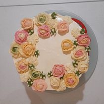 Mi proyecto del curso: Flores de crema de mantequilla para cake design. Design, and DIY project by mariscal.mary - 07.09.2022