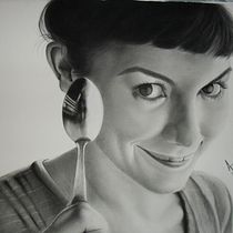 Il mio progetto del corso: Ritratto realistico con matite di grafite. Traditional illustration, Fine Arts, Sketching, Pencil Drawing, Drawing, Portrait Drawing, Realistic Drawing, Artistic Drawing, and Figure Drawing project by Antonella - 05.25.2022