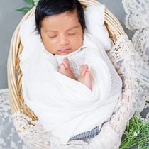 Mi proyecto del curso: Introducción a la fotografía newborn. Un projet de Photographie, Photographie de portrait, Photographie de studio, Photographie lifest, le , et Photographie intérieure de Nia Negrette - 09.07.2022