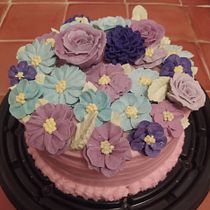Mi proyecto del curso: Flores de crema de mantequilla para cake design. Design, and DIY project by Nirvana Núñez - 07.10.2022