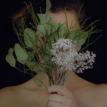 Mein Kursprojekt: Fotografisches Fine Art Selbstporträt . Photograph, Photograph, Post-production, Photo Retouching, Portrait Photograph, Studio Photograph, Fine-Art Photograph, Photomontage, and Self-Portrait Photograph project by Jasmina Hauser - 07.10.2022