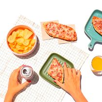 La pizza hasta en el desayuno. Creatividad gastronómica y composición de patterns. Un proyecto de Fotografía, Dirección de arte, Pattern Design, Fotografía con móviles, Fotografía de producto, Fotografía gastronómica, Fotografía para Instagram, Composición fotográfica, Food St y ling				 de xtinab17 - 04.07.2022