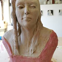 Mein Kursprojekt: Einführung in das Töpfern von figurativen Skulpturen. Artes plásticas, e Escultura projeto de Richarda Diehl - 12.07.2022