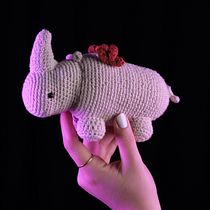 My project for course: Amigurumi Design and Creation. Arts, Crafts, To, Design, Fiber Arts, DIY, Crochet, Amigurumi, and Textile Design project by sema küpçü - 07.09.2022