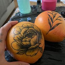 Mein Kursprojekt: Einführung in die Welt der Tattoos. Traditional illustration, Tattoo Design, and Botanical Illustration project by jessica_knaack - 07.13.2022