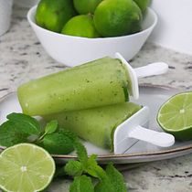 Food Styling and Photography for Instagram - POPSICLE SERIES. Photograph, Social Media, Photo Retouching, Mobile Photograph, Product Photograph, Digital Photograph, Food Photograph, Instagram Photograph, Lifest, le Photograph, Food St, and ling project by jana_mollica - 07.12.2022