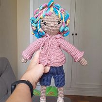 Meu projeto do curso: Amigurumi: design de roupa, cabelo e acessórios. Projekt z dziedziny Craft, Projektowanie zabawek,  Tkactwo, Sz, dełkowanie, Amigurumi, Wzornictwo tekst i liów użytkownika Raquel de Pádua - 14.07.2022