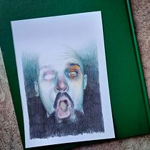 My project for course: Chiaroscuro Creative Portrait with Pencils. Un projet de Illustration traditionnelle, Dessin au cra, on, Dessin de portrait, Dessin artistique, Dessin aux cra , et ons de couleur de noemi_giannico - 17.07.2022