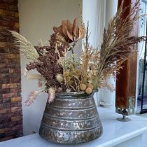 My project for course: Centerpiece Design with Dried and Preserved Flowers. Interior Design, L, scape Architecture, Decoration, DIY, Floral, and Plant Design project by ayse001 - 07.12.2022