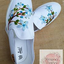 Mi proyecto del curso: Diseño de moda: pintura y bordado sobre prendas Ein Projekt aus dem Bereich Malerei, Modedesign, Stickerei, DIY, Upc, cling und Textildesign von Ximena Delgado Soloaga - 16.07.2022