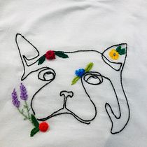 Mein Kursprojekt: Anatomische und florale Stickerei für Kleidung und Accessoires. Un proyecto de Bordado, Upc, cling y Diseño textil de anna_stickt - 20.07.2022