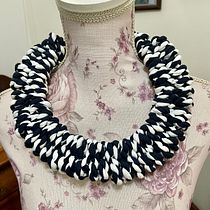 Mi proyecto del curso: Iniciación a la bisutería con cordón: fabrica tus propios collares. Un proyecto de Artesanía, Diseño de jo, as, Macramé y Diseño textil de Erika Castañeda - 20.07.2022