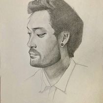 My project for course: Realistic Portrait with Graphite Pencil. Traditional illustration, Fine Arts, Sketching, Pencil Drawing, Drawing, Portrait Drawing, Realistic Drawing, Artistic Drawing, and Figure Drawing project by Nick - 07.17.2022