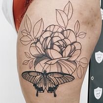 Mi proyecto del curso: Tatuaje botánico con puntillismo. Un progetto di Illustrazione tradizionale, Design di tatuaggi e Illustrazione botanica di Valentina Riggio - 16.07.2022