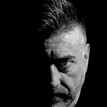 Mi proyecto del curso: Iluminación con flash de mano para principiantes. Un progetto di Fotografia, Fotografia di ritratto, Illuminazione fotografica, Fotografia in studio e Fotografia di interni di Carlos Montes Bermejo - 23.07.2022