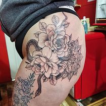 Mi proyecto del curso: Tatuaje botánico con puntillismo. Un progetto di Illustrazione tradizionale, Design di tatuaggi e Illustrazione botanica di Lander Manguay - 23.07.2022