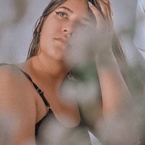 Mi proyecto del curso: Retrato fotográfico intimista. Photograph, Portrait Photograph, Photographic Lighting, Fine-Art Photograph & Interior Photograph project by Daniel Jaimes - 07.23.2022