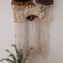 Mi proyecto del curso: Macraweave: combina macramé con técnicas de telar. Un proyecto de Diseño de interiores, Decoración de interiores, Tejido, Macramé, Telar y Diseño textil de Karla Opazo - 24.07.2022