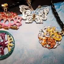 Mi proyecto del curso: Diseño de joyería en resina. Design de acessórios, Artesanato, Design de joias, e DIY projeto de Karin Quintanilla Cevallos - 26.07.2022