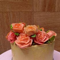 Mi proyecto del curso: Flores de crema de mantequilla para cake design. Design, and DIY project by Issel Almary Mijares López - 07.28.2022