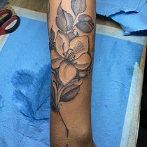 Mi proyecto del curso: Tatuaje botánico con puntillismo. Ilustração tradicional, Desenho de tatuagens e Ilustração botânica projeto de maar4242 - 01.08.2022