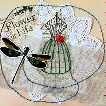 My project for course: Experimental Embroidery Techniques on Paper. Un progetto di Belle arti, Collage, Ricamo e Textile Design di Ewelina Sosinska - 01.08.2022