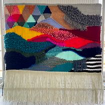 My project for course: Introduction to Frame Loom Tapestry. Design de acessórios, Decoração de interiores, Tecido, Tecelagem, e Design têxtil projeto de Светлана Огурцова - 03.08.2022