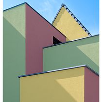 Mijn project van de cursus: Stedelijke fotografie: geometrische en kleurrijke composities. Un proyecto de Post-producción fotográfica		, Retoque fotográfico, Fotografía digital, Fotografía para Instagram, Composición fotográfica y Teoría del color de Bart Verstraete - 06.08.2022