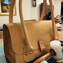 Mi proyecto del curso: Creación de bolsos de cuero artesanales para principiantes. Design, Accessor, Design, Arts, Crafts, and Sewing project by Santiago Rojas Ayala - 08.07.2022