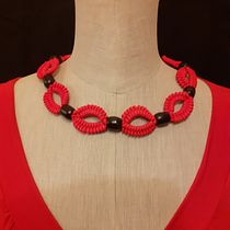 Il mio progetto del corso: Gioielli in corda per principianti: crea le tue collane. Arts, Crafts, Jewelr, Design, Macramé, and Textile Design project by Maria Teresa Vittoria Valente - 10.23.2022