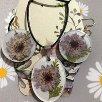 Mi proyecto del curso: Diseño de joyería en resina. Design de acessórios, Artesanato, Design de joias, e DIY projeto de Jennyfer Higuita - 11.08.2022