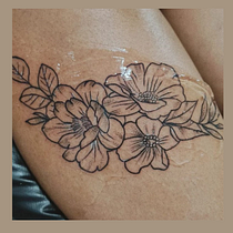 Meu projeto do curso: Tatuagem botânica com pontilhismo. Ilustração tradicional, Desenho de tatuagens e Ilustração botânica projeto de Ester Kapiska - 20.07.2022