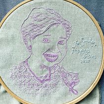 To my Happy Mommy. Un proyecto de Bordado y Diseño textil de nuttiiinee - 10.08.2022