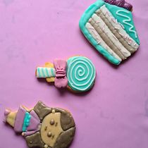 My project for course: Cookie Decoration with Royal Icing for Beginners. Design, and DIY project by Sarah Chidgey - 08.14.2022