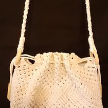 Il mio progetto del corso: Macramè: dal primo nodo al design finale Ein Projekt aus dem Bereich Erweiterungsentwicklung, Dekoration von Innenräumen, Weben und Makramee von Maria Teresa Vittoria Valente - 15.08.2022