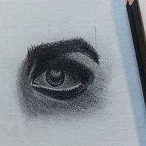Mon projet du cours : Portrait artistique au fusain : créez des ambiances. Ilustração tradicional, Artes plásticas, Desenho, Desenho de retrato, Desenho realista, e Desenho artístico projeto de Claire R - 15.08.2022
