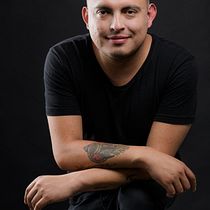 Mi proyecto del curso: Storytelling audiovisual para redes sociales. Cop, writing, Video, Social Media, Stor, telling, Mobile Marketing, Video Editing, Filmmaking, Script, Facebook Marketing, YouTube Marketing, Communication, and Narrative project by ANDRES FELIPE GONZÁLEZ TORRES - 08.19.2022