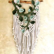 My project for course: 3D Macramé for Botanical Wall Hanging. Un proyecto de Artesanía, Interiorismo, Tejido, Macramé y Diseño textil de Dianna Herbert - 15.08.2022