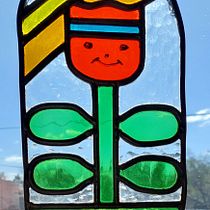 Mi proyecto del curso: Arte vitral: explora la técnica del plomo. Un proyecto de Diseño de complementos, Artesanía, Decoración de interiores y DIY de monugrafer - 17.08.2022