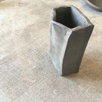 Meu projeto do curso: Criação de vaso de cerâmica para iniciantes. Un proyecto de Diseño de complementos, Artesanía y Cerámica de Kázia Fernandes Palanowski - 16.08.2022