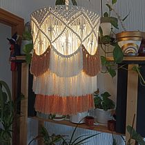 Mi proyecto del curso: Diseño de lámparas en macramé. Un projet de Artisanat, Décoration d'intérieur, Art textile, Macramé , et Design textile de Luchy Ot - 21.08.2022