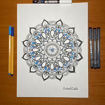 Il mio progetto del corso: L'arte del mandala: disegna motivi geometrici. Drawing & Ink Illustration project by Daniela Palermo - 08.25.2022