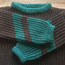 My project for course: Creating Garments Using Crochet. Fashion Design, Fiber Arts, DIY, Crochet, and Textile Design project by Laura Clark - 08.28.2022