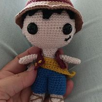 Mon projet du cours : Amigurumis : représentez des personnes au crochet. Arts, Crafts, To, Design, Fiber Arts, Crochet, Amigurumi, and Textile Design project by Sandrine Jacobs - 09.03.2022
