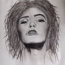 My project for course: Artistic Charcoal Portraiture: Creating Atmosphere. Ilustração tradicional, Artes plásticas, Desenho, Desenho de retrato, Desenho realista, e Desenho artístico projeto de Chris Sane - 07.09.2022
