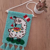 Mi proyecto del curso: Introducción al bordado con aguja mágica. Embroider, Punch Needle, and Textile Design project by vanessa.carhuamina - 09.02.2022