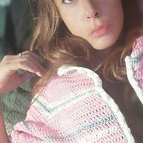 Il mio progetto del corso: Top-down: capi interi all'uncinetto. Un progetto di Fashion design, Fiber Art, DIY, Uncinetto e Textile Design di Sylvia Di Ianni - 05.09.2022