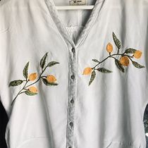 My project for course: Botanical Pattern Embroidery for Clothing. Arts, Crafts, Pattern Design, Embroider, Fiber Arts, Botanical Illustration, Upc, cling, and Textile Design project by Svenja Sabel - 09.07.2022