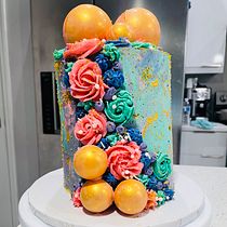 Mi proyecto del curso: Cake design: técnicas decorativas modernas. Design, and DIY project by Arisleidy Gallardo - 09.08.2022